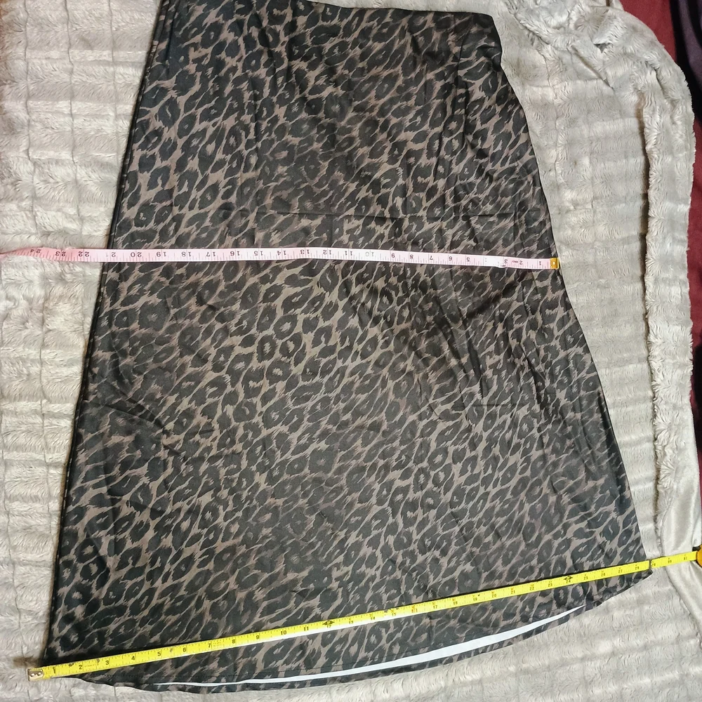 Leopard Print Midi Skirt - Picture 2 of 2
